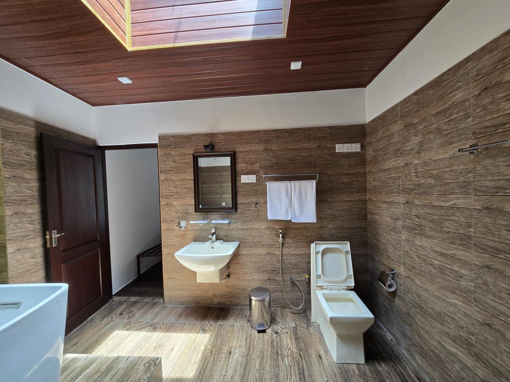 Villa D55 แคนดี้ ภายนอก รูปภาพ